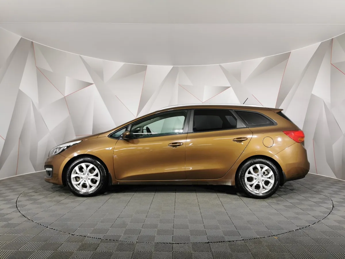 Kia Ceed 1.6 AT (130 л.с.) Luxe Коричневый в АВИЛОН. Слайд №5