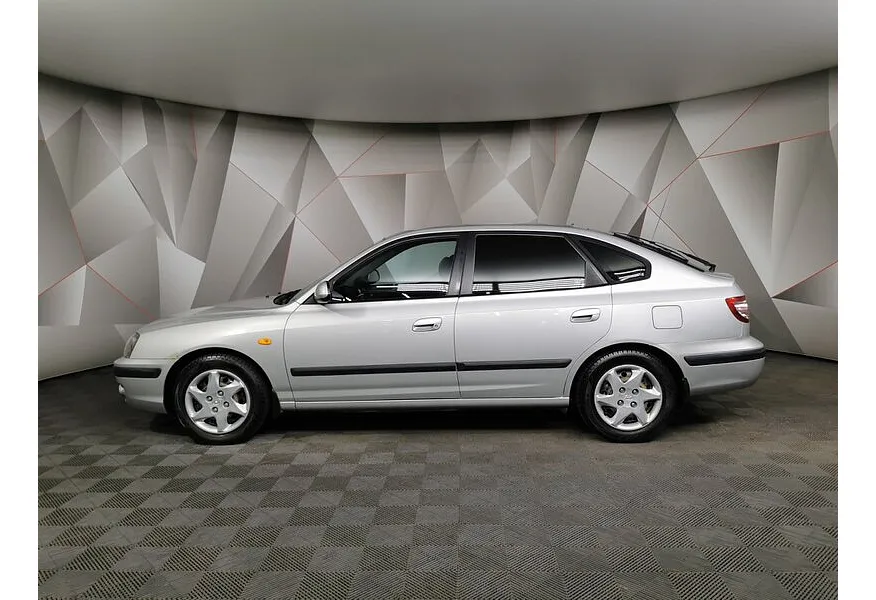 Hyundai Elantra 1.6 MT (105 л.с.) Серебристый в АВИЛОН. Слайд №5