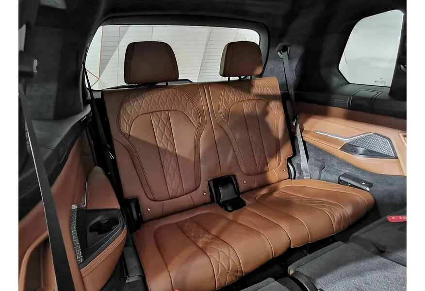 LIVE. Слайд №11