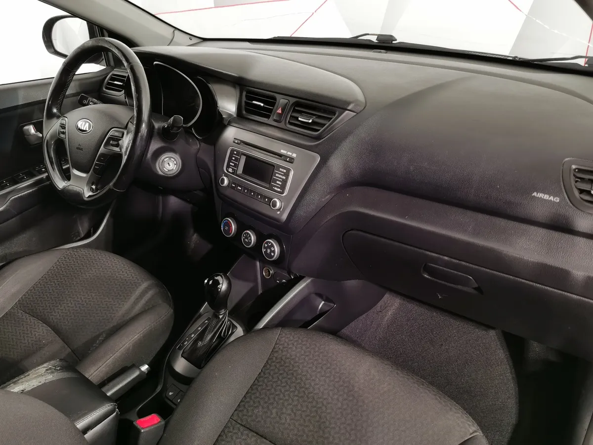 Kia Rio 1.6 AT (123 л.с.) Серый в АВИЛОН. Слайд №12