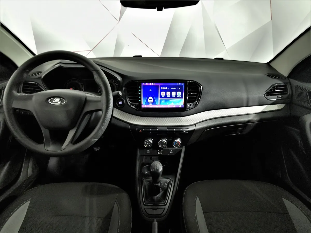 ВАЗ (Lada) Vesta 1.6 MT (106 л.с.) Белый в АВИЛОН. Слайд №13