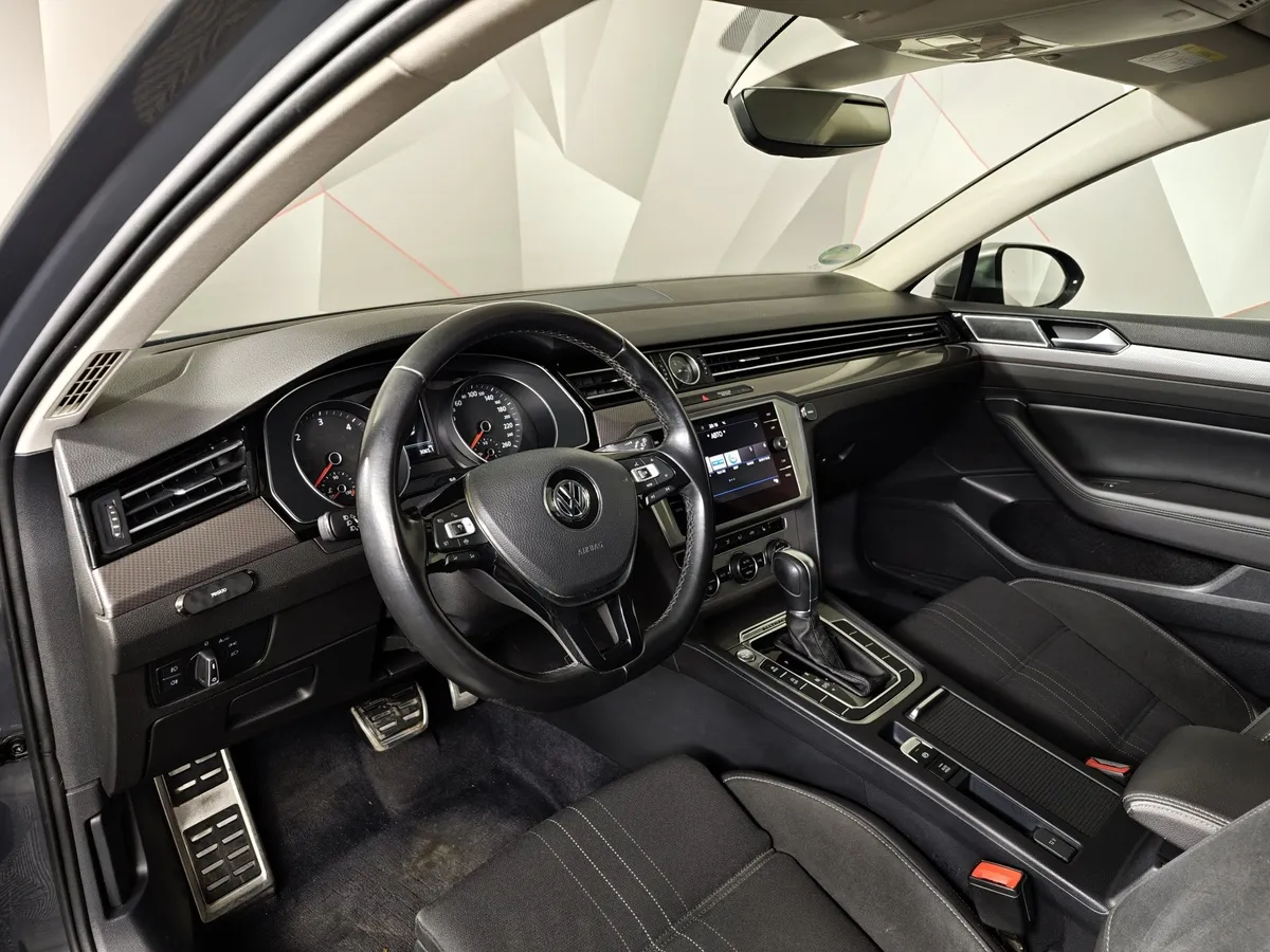 Volkswagen Passat 2.0 AMT (190 л.с.) Variant Серый в АВИЛОН. Слайд №18