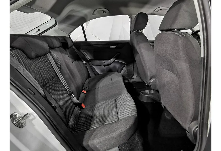 Volkswagen Polo 1.6 MPI MT (90 л.с.) Respect Белый в АВИЛОН. Слайд №16