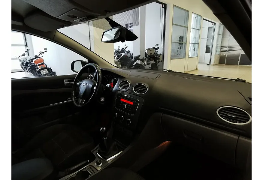 Ford Focus 1.6 MT (116 л.с.) Ghia Серый в АВИЛОН. Слайд №12