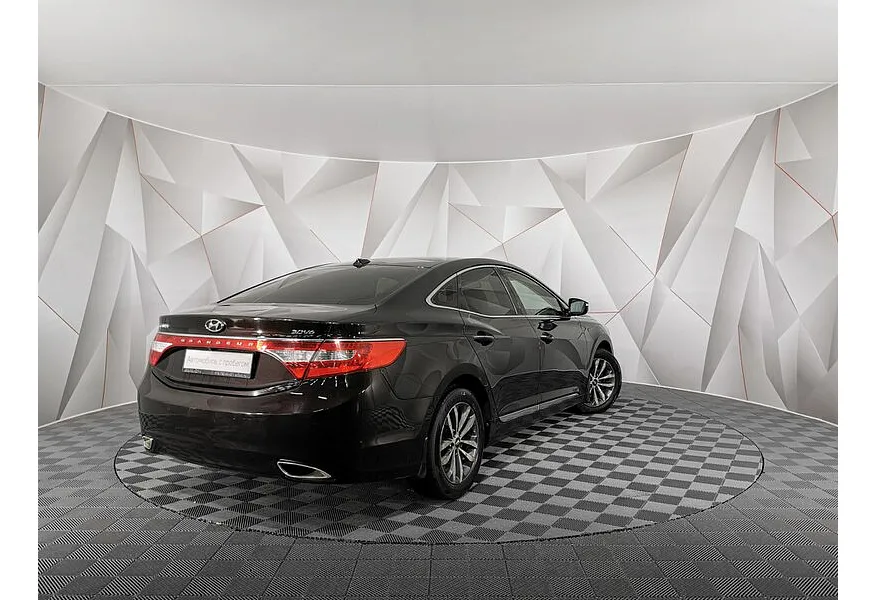 Hyundai Grandeur 3.0 AT (250 л.с.) Elegance Красный в АВИЛОН. Слайд №2