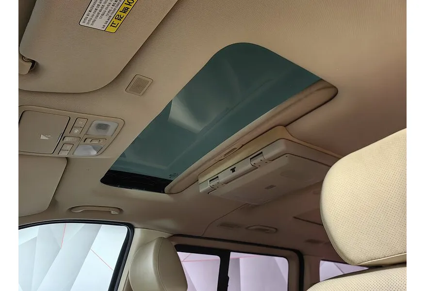 Hyundai Grand Starex 2.5d AT 4WD (145 л.с.) Серый в АВИЛОН. Слайд №22