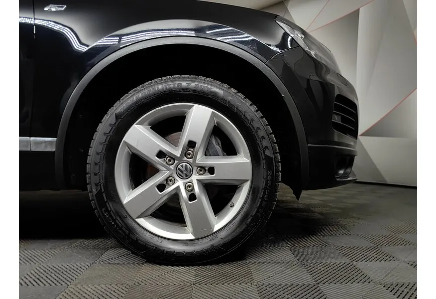 Volkswagen Touareg 3.0 TDI Tiptronic 4Motion (245 л.с.) V6 TDI Черный в АВИЛОН. Слайд №9