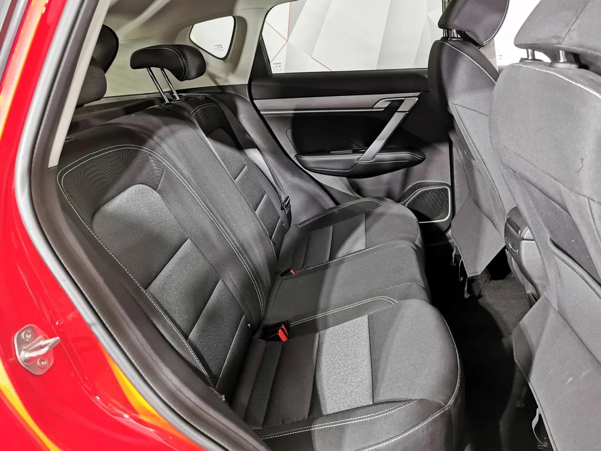 Geely Coolray 1.5T 7DCT 2WD (150 л.с.) Comfort Красный в АВИЛОН. Слайд №15
