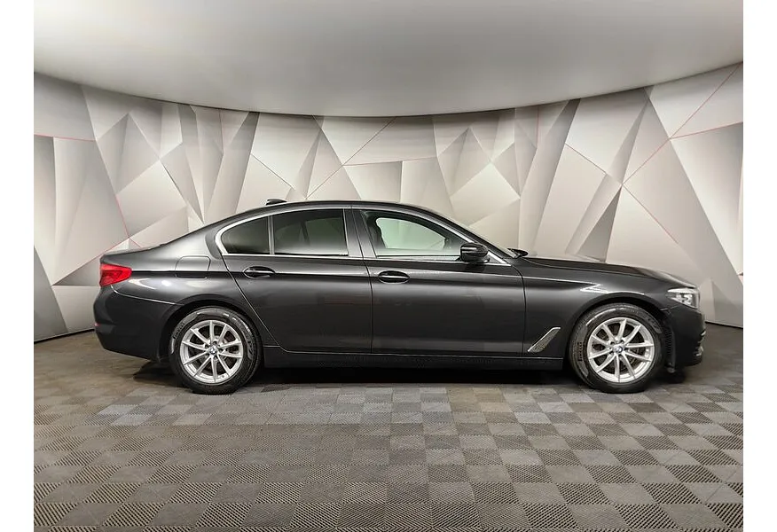 АВИЛОН - BMW 5 серия 520d xDrive Steptronic (190 л.с.) Серый - slide 2