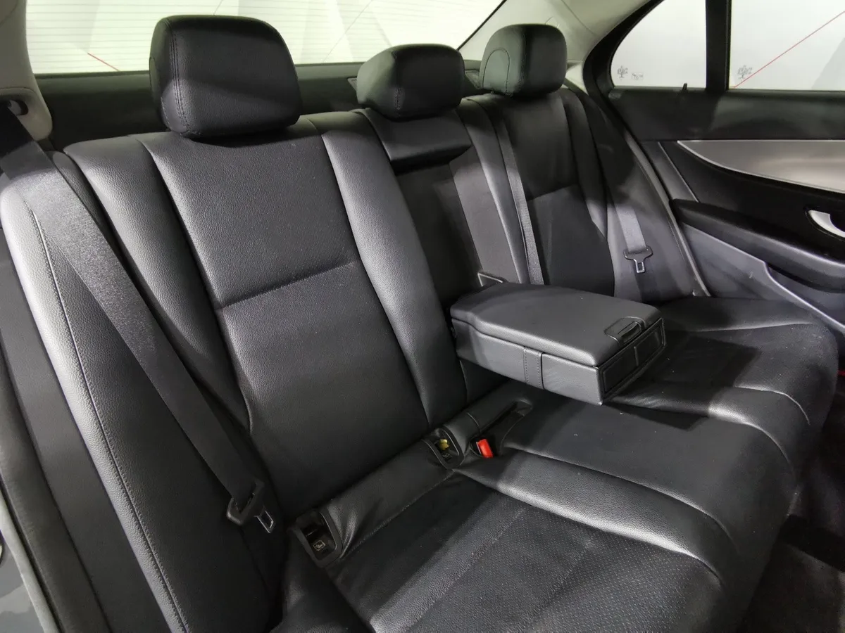 Mercedes-Benz E-Класс E 200 4MATIC 9G-TRONIC (184 л.с.) Premium Серый в АВИЛОН. Слайд №10