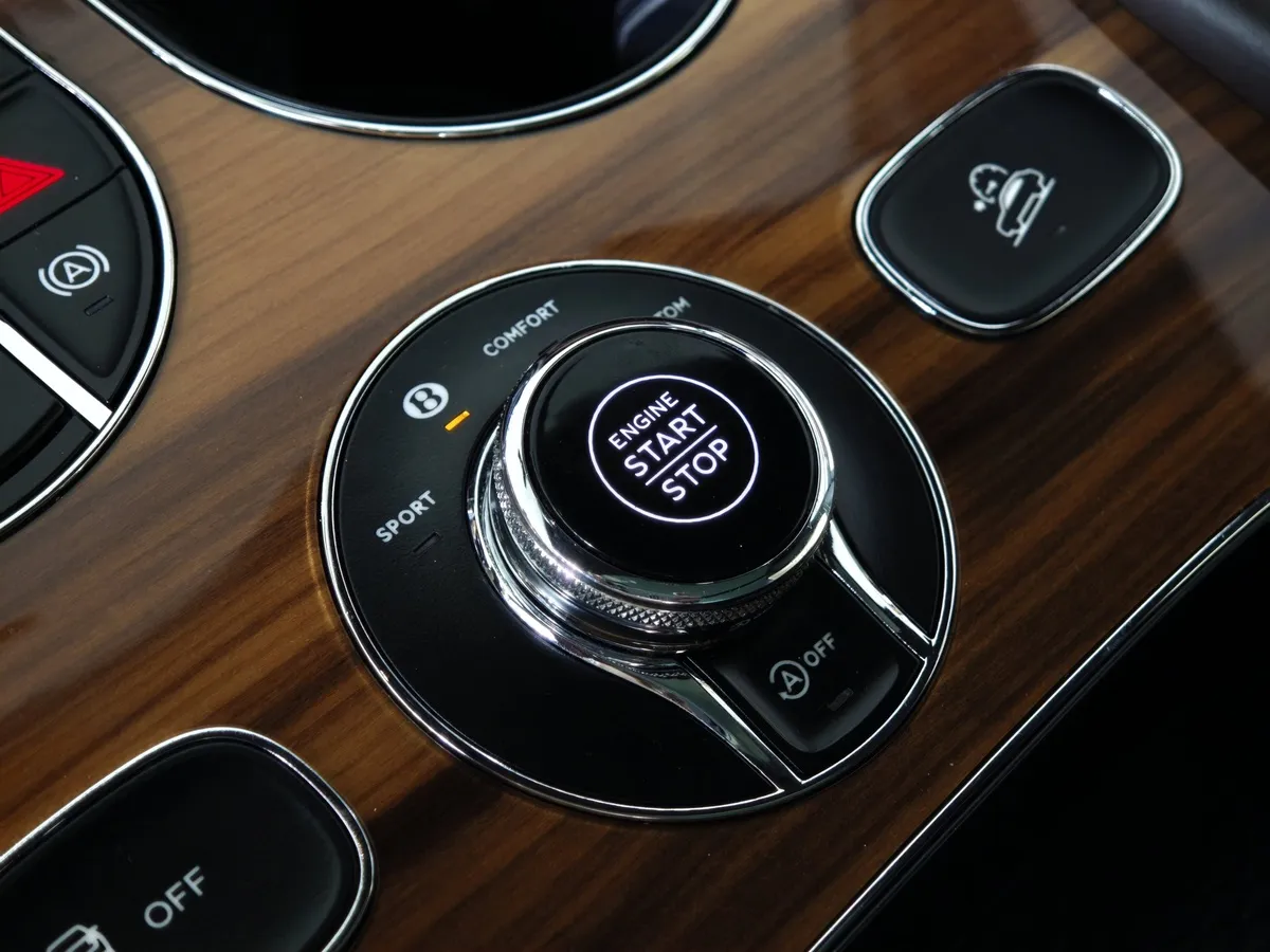 Bentley Bentayga 4.0 AT AWD (550 л.с.) Серый в АВИЛОН. Слайд №25
