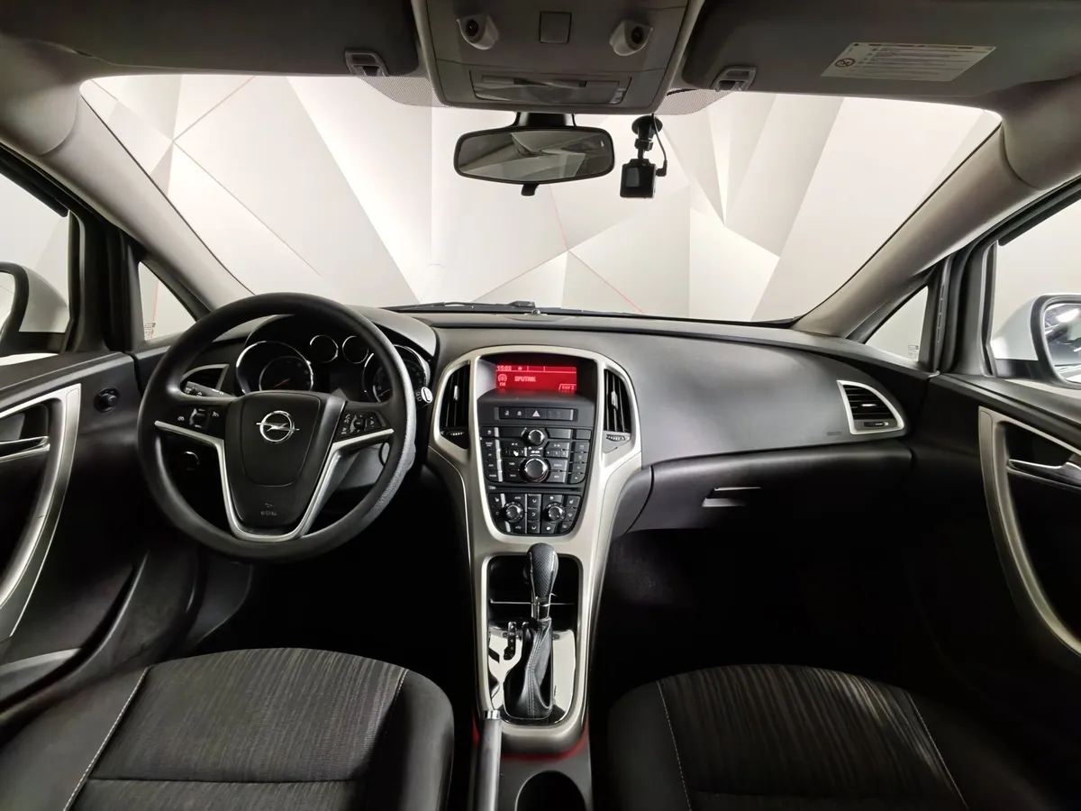 Opel Astra 1.6 AT (115 л.с.) Белый в АВИЛОН. Слайд №12