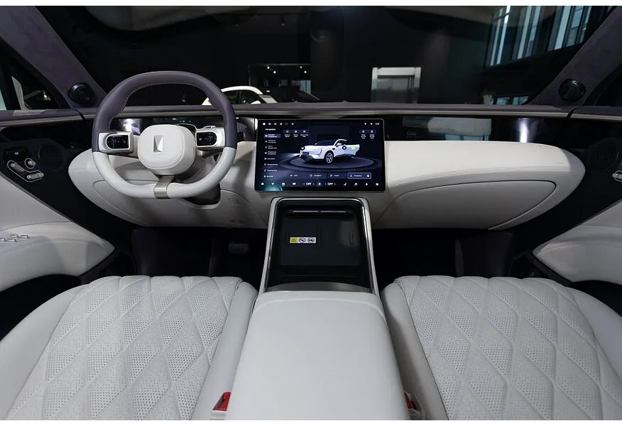 Avatr 11 116 kWh 4WD (578 л.с.) 4 места Белый в АВИЛОН. Слайд №13