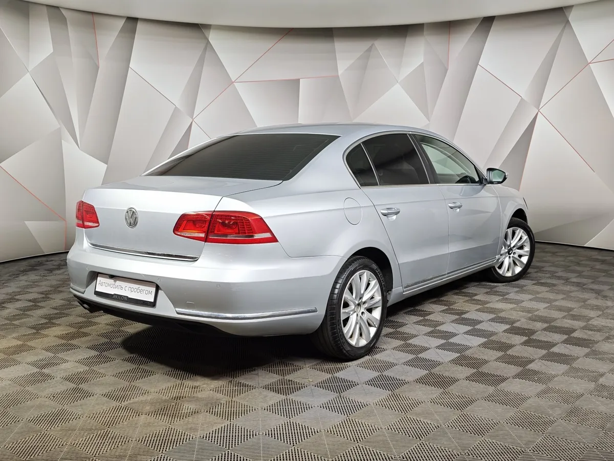 Volkswagen Passat 1.8 TSI DSG (160 л.с.) Серебристый в АВИЛОН. Слайд №2