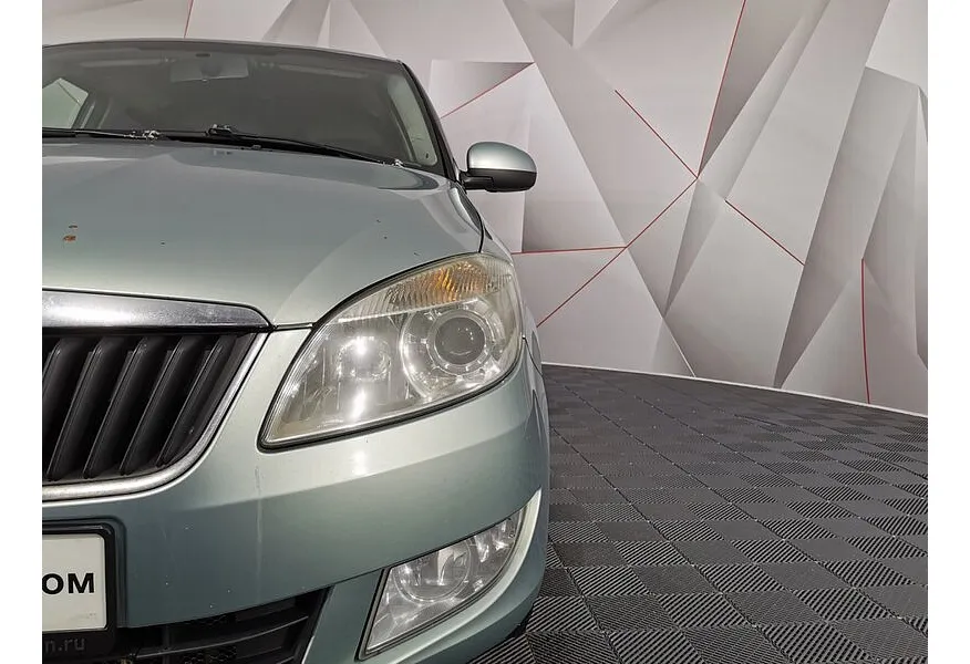 Skoda Fabia 1.4 MT (125 л.с.) Зеленый в АВИЛОН. Слайд №10