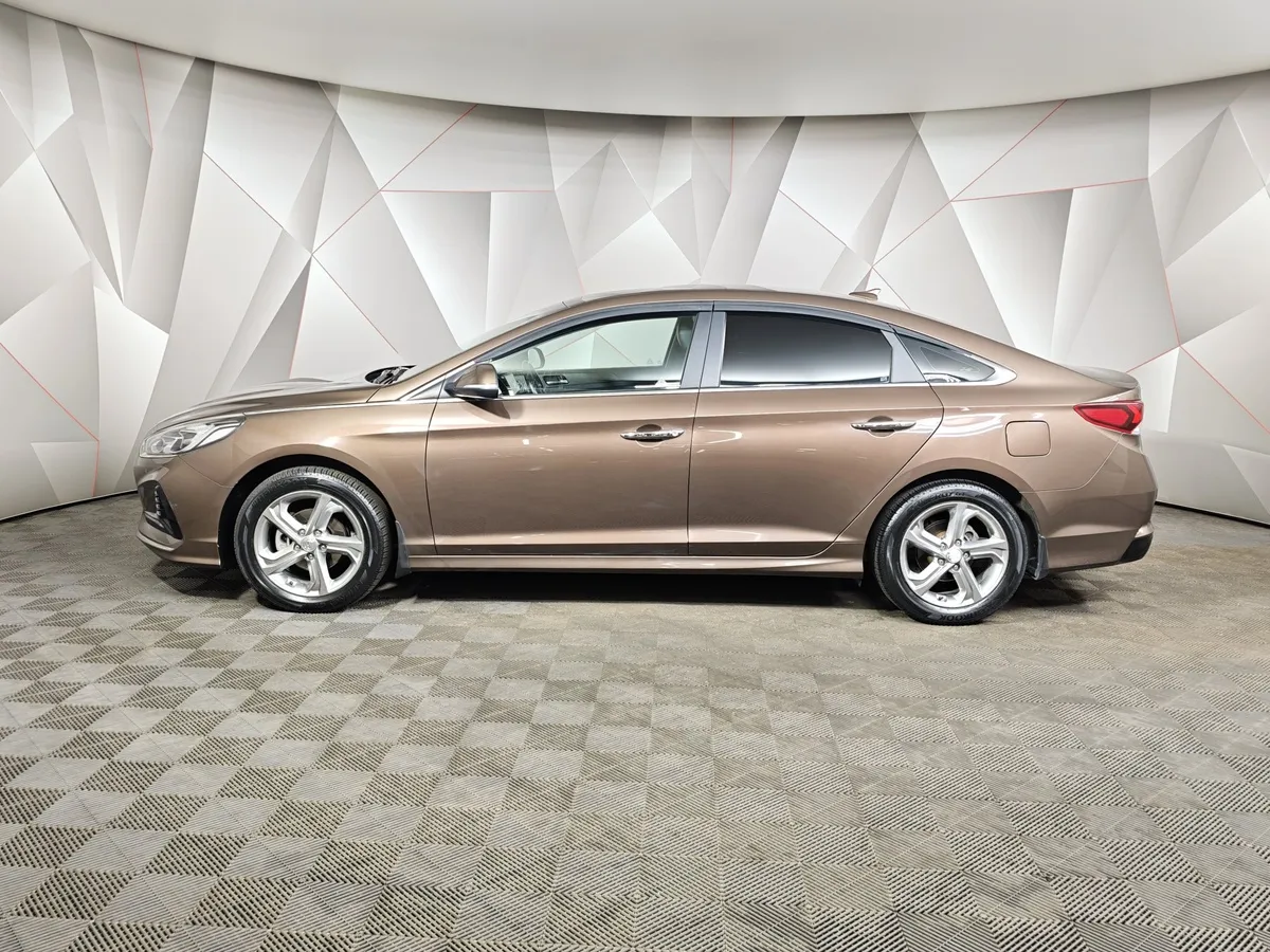 Hyundai Sonata 2.0 MPI (150 л.с.) Business Бежевый в АВИЛОН. Слайд №5
