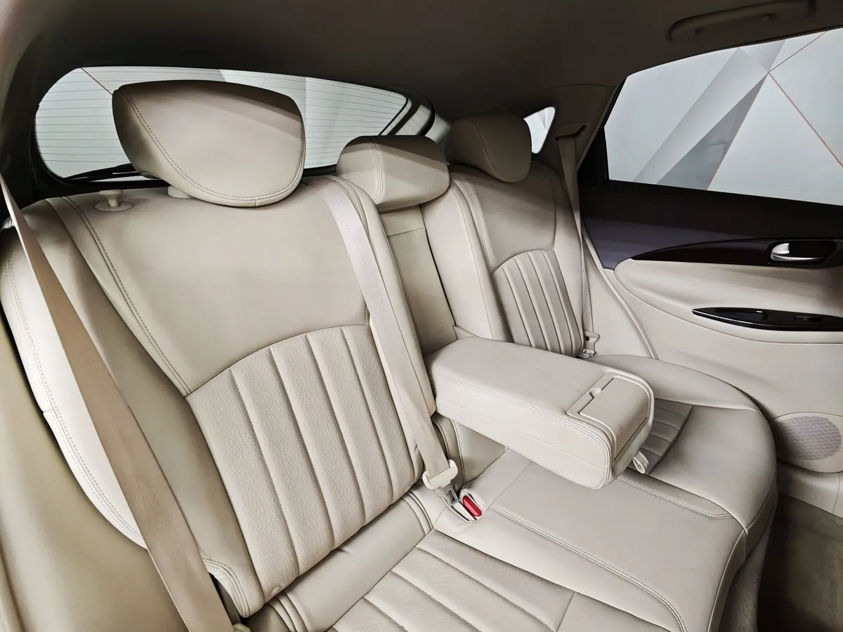 Infiniti QX50 2.5 AT AWD (222 л.с.) Черный в АВИЛОН. Слайд №16