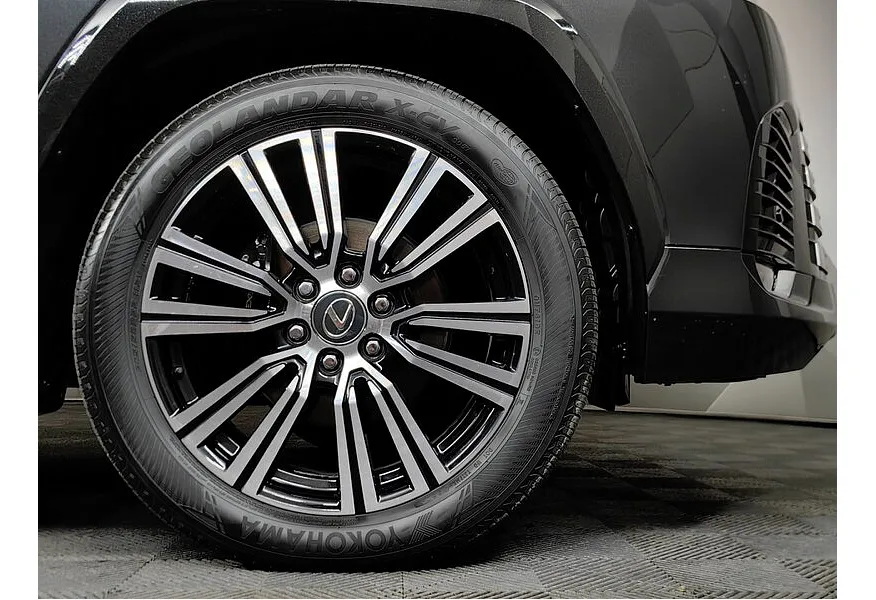 Lexus LX 500d 3.4 AT 4WD (299 л.с.) Active Черный в АВИЛОН. Слайд №9