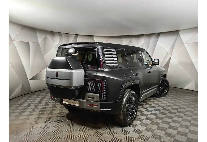 BYD Yangwang U8 2.0T PHEV AT AWD (1197 л.с.) Deluxe Edition Черный в АВИЛОН. Слайд №2