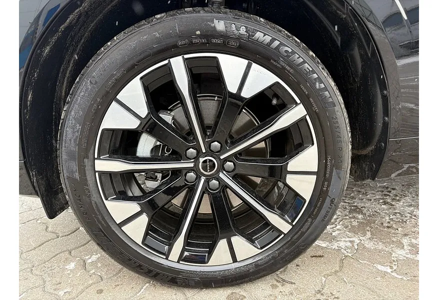 Volvo XC60 2.0 B5 8AT AWD (250 л.с.) Ultra Dark Черный в АВИЛОН. Слайд №10