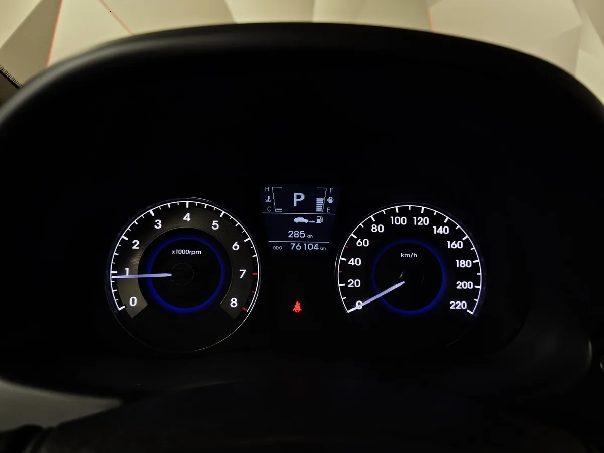 Hyundai Solaris 1.4 AT (100 л.с.) Active Красный в АВИЛОН. Слайд №17
