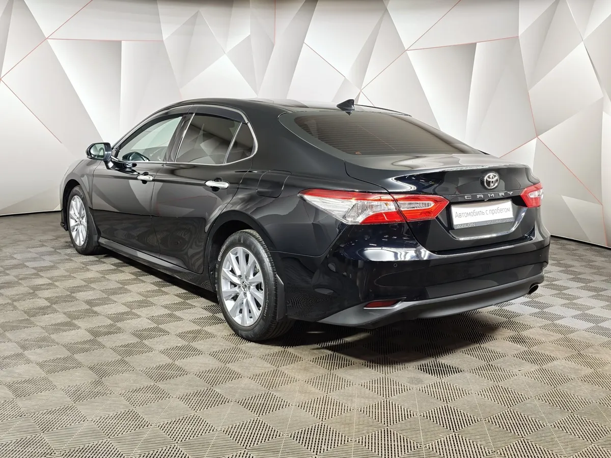 Toyota Camry 2.5 AT (181 л.с.) Черный в АВИЛОН. Слайд №4