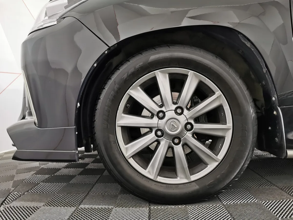 Lexus LX 570 AT (383 л.с.) Premium Черный в АВИЛОН. Слайд №9