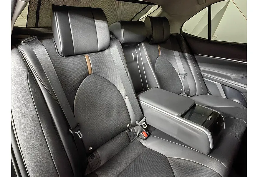 Toyota Camry 3.5 AT (249 л.с.) Черный в АВИЛОН. Слайд №9