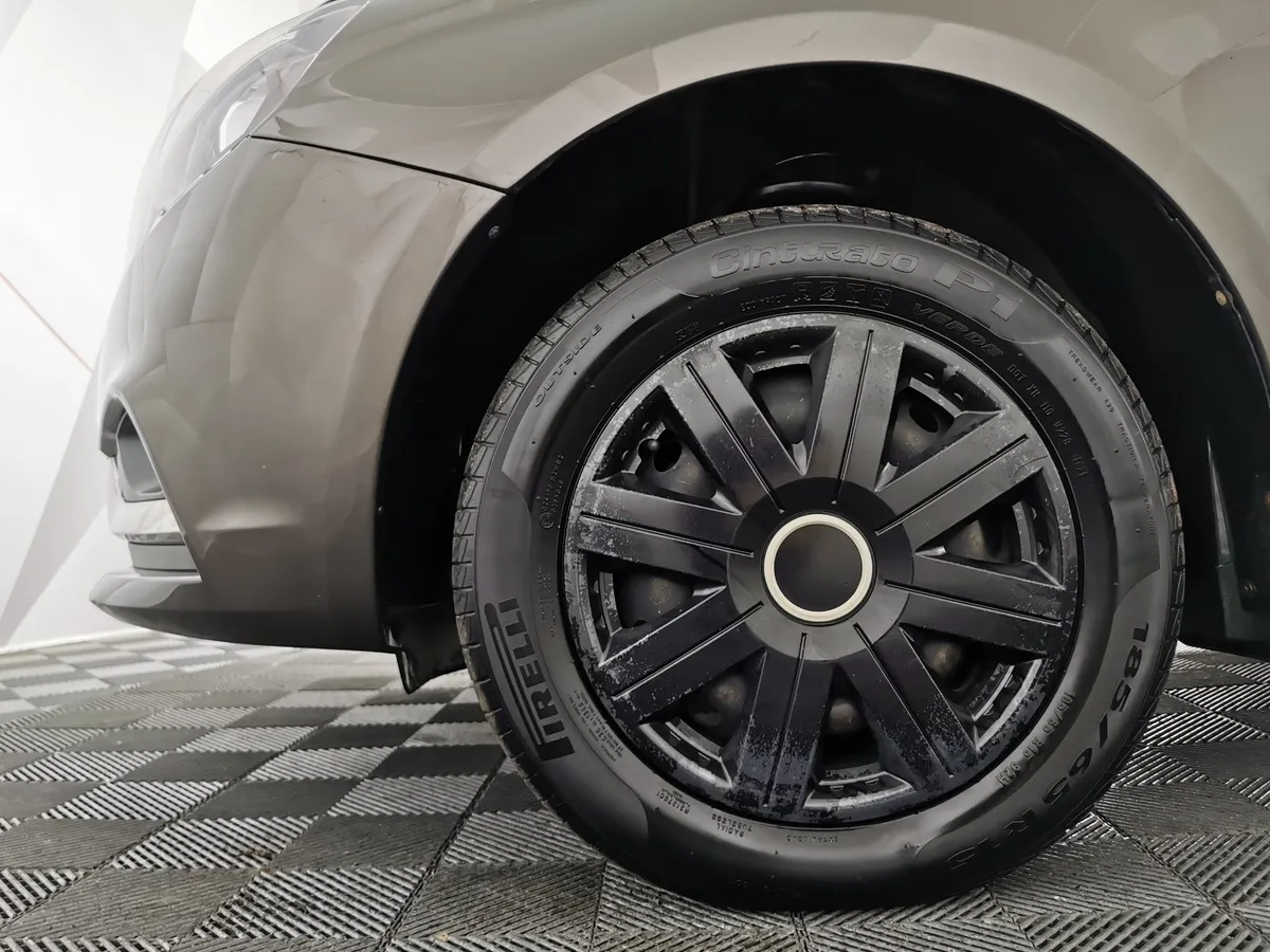 ВАЗ (Lada) Vesta 1.6 CVT (113 л.с.) Luxe Multimedia Коричневый в АВИЛОН. Слайд №9