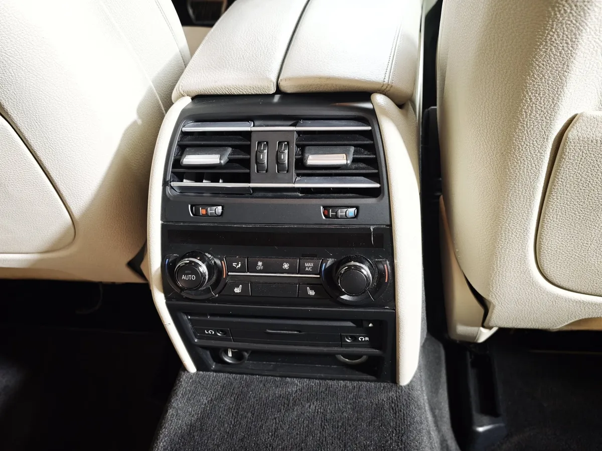 BMW 7 серия 740i AT (320 л.с.) Синий в АВИЛОН. Слайд №19