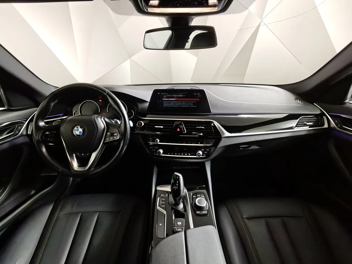 BMW 5 серия 520i Steptronic (184 л.с.) Черный в АВИЛОН. Слайд №10