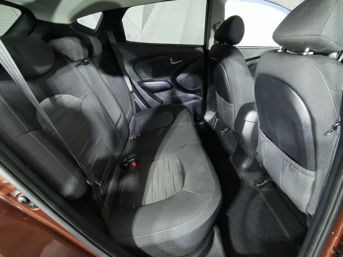 Hyundai ix35 2.0 AT (150 л.с.) Коричневый в АВИЛОН. Слайд №13
