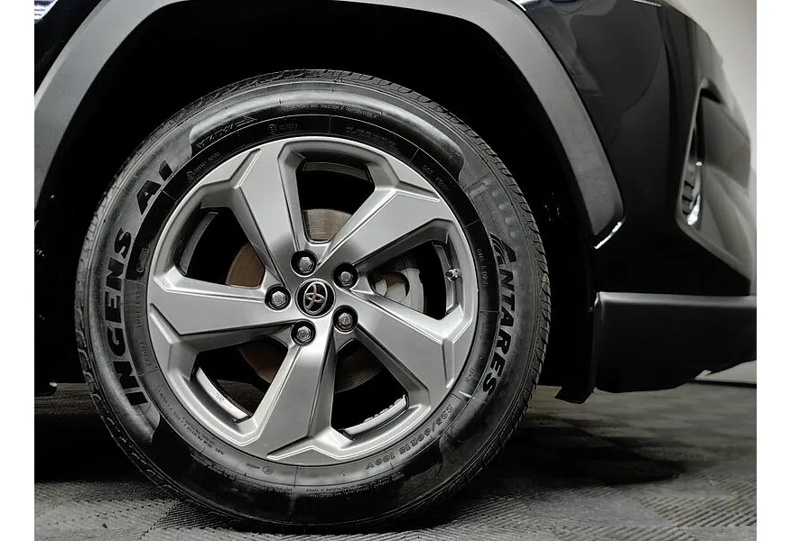 Toyota RAV4 2.0i CVT AWD (149 л.с.) Черный в АВИЛОН. Слайд №9