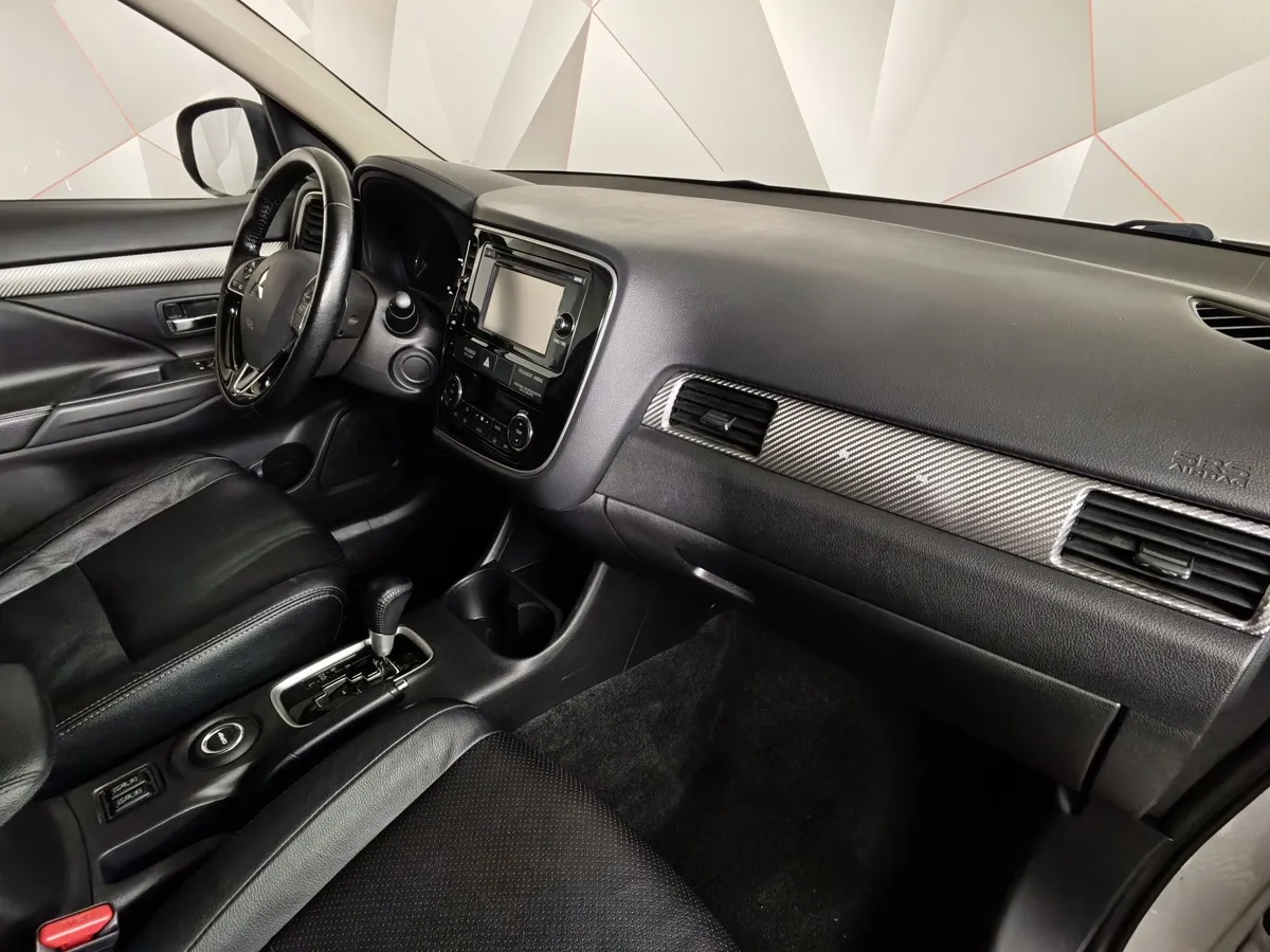 Mitsubishi Outlander 2.0 MIVEC CVT 4WD (146 л.с.) Intense Plus Белый в АВИЛОН. Слайд №13