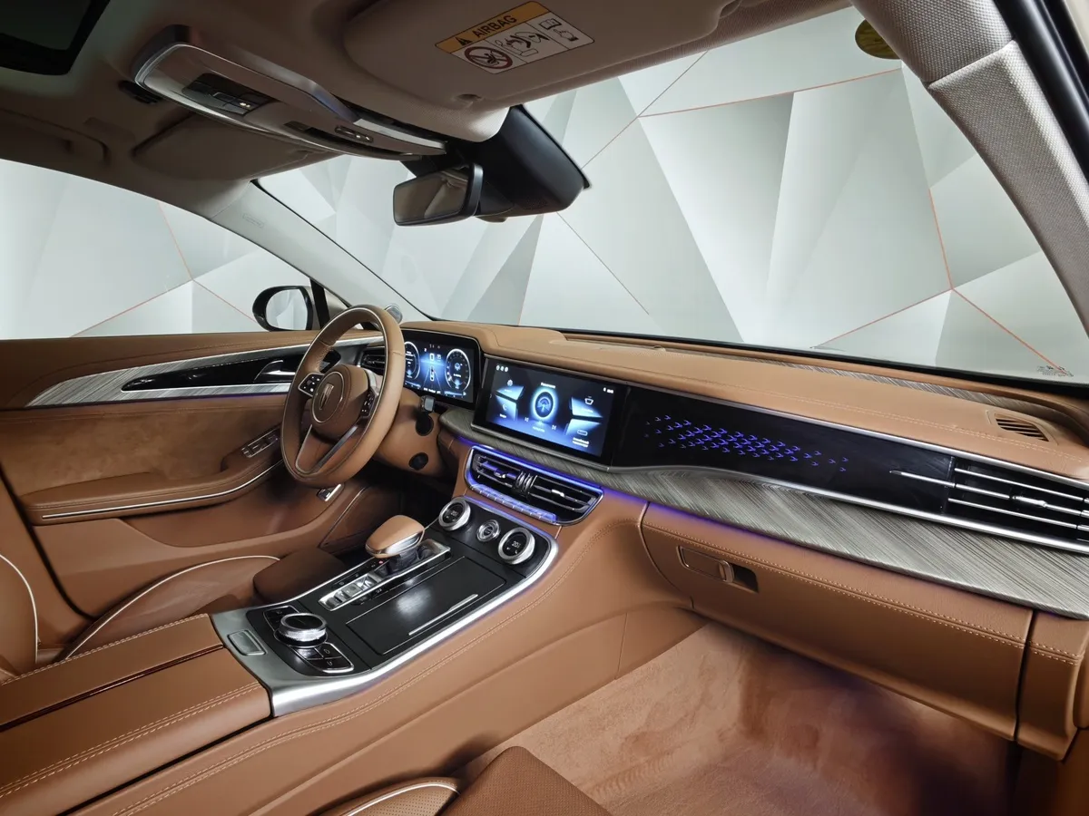 Hongqi H9 2.0T AT (245 л.с.) Делюкс Коричневый в АВИЛОН. Слайд №12 Hongqi H9 2.0T AT (245 л.с.) Делюкс Коричневый в АВИЛОН. Слайд №12