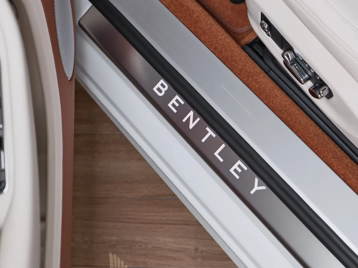Bentley Continental GT 4.0h 8DCT 4WD (782 л.с.) Белый в АВИЛОН. Слайд №13