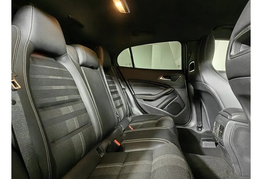 Mercedes-Benz GLA 250 7G-DCT 4MATIC (211 л.с.) Особая серия Серый в АВИЛОН. Слайд №16