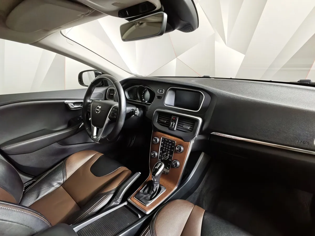 Volvo V40 1.5 T3 Drive-E Geartronic (152 л.с.) Kinetic Голубой в АВИЛОН. Слайд №13