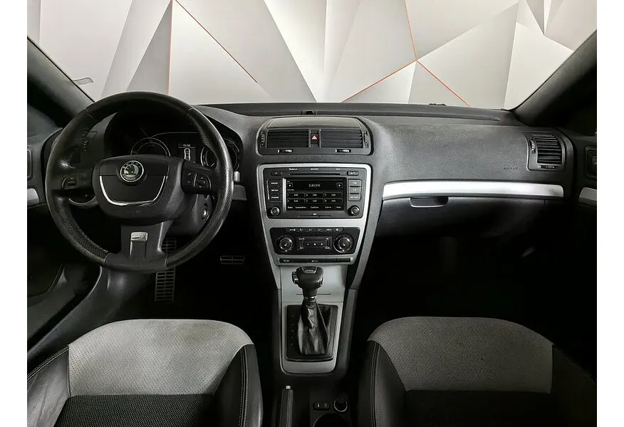 Skoda Octavia 2.0 TSI DSG (200 л.с.) RS Черный в АВИЛОН. Слайд №13