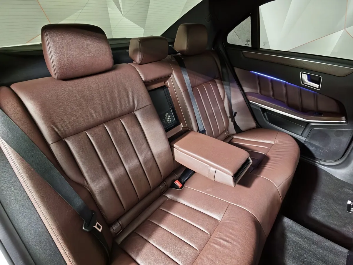 Mercedes-Benz E-Класс E 300 7G-Tronic Plus 4Matic (249 л.с.) Белый в АВИЛОН. Слайд №17