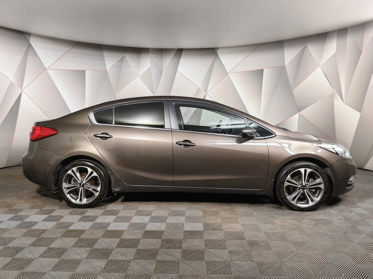 Kia Cerato 1.6 AT (130 л.с.) Бежевый в АВИЛОН. Слайд №6
