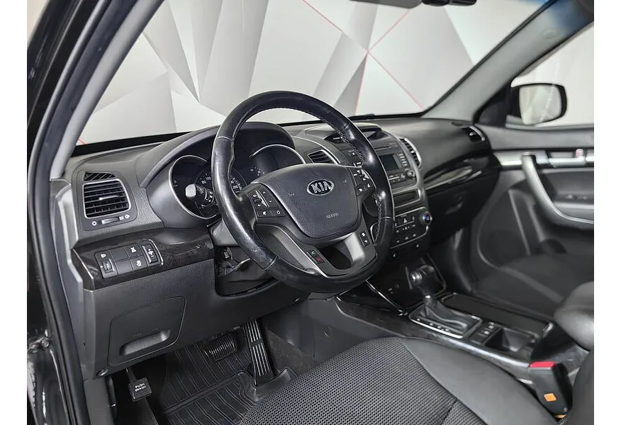 Kia Sorento 2.4 AT 4WD (175 л.с.) Luxe Черный в АВИЛОН. Слайд №11