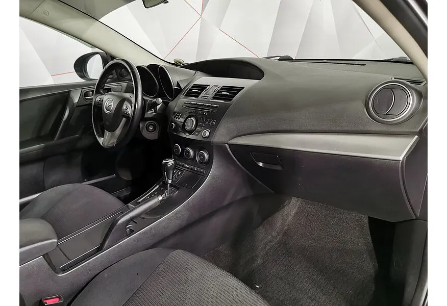 Mazda 3 1.6 AT (105 л.с.) Черный в АВИЛОН. Слайд №13