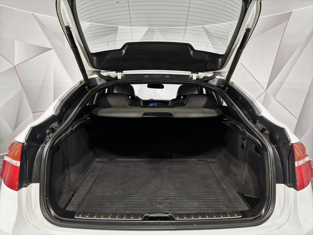 BMW X6 xDrive35i 8AT (306 л.с.) Белый в АВИЛОН. Слайд №9
