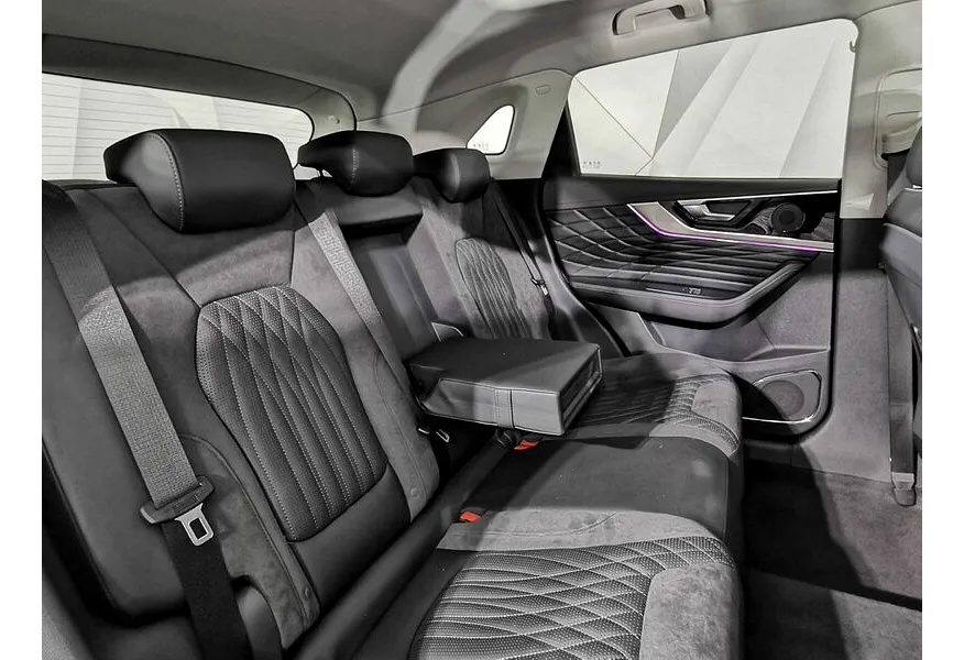 Hongqi HS5 2.0 AT 4WD (224 л.с.) Deluxe Желтый в АВИЛОН. Слайд №16