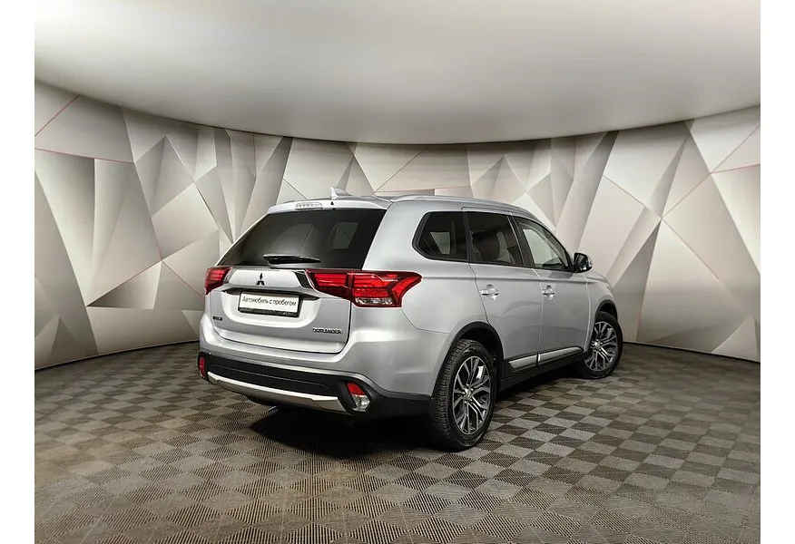 Mitsubishi Outlander 2.0 MIVEC CVT 2WD (146 л.с.) Intense Plus Серебристый в АВИЛОН. Слайд №2