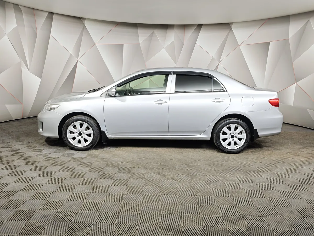 Toyota Corolla 1.6 MT (124 л.с.) Серебристый в АВИЛОН. Слайд №5