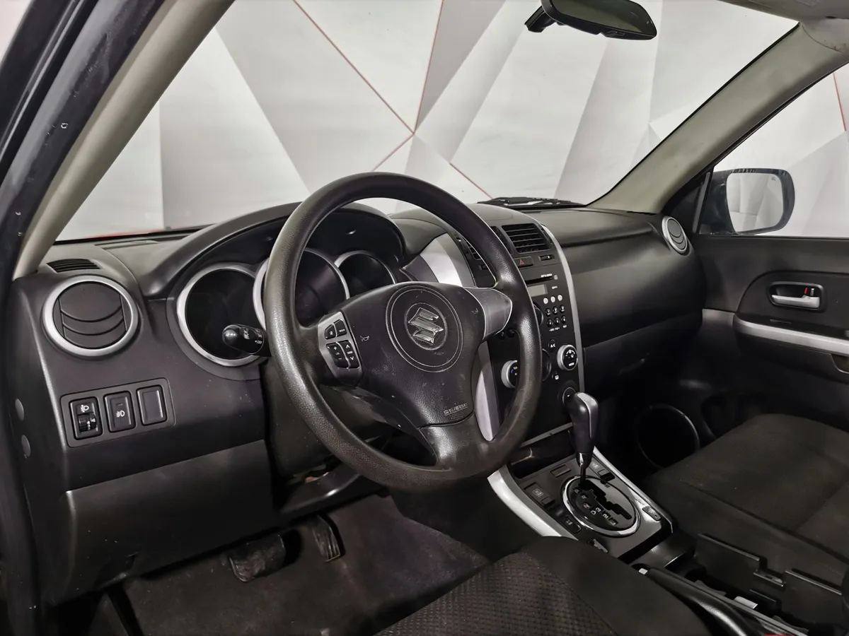 Suzuki Grand Vitara 2.4 AT (169 л.с.) Черный в АВИЛОН. Слайд №17