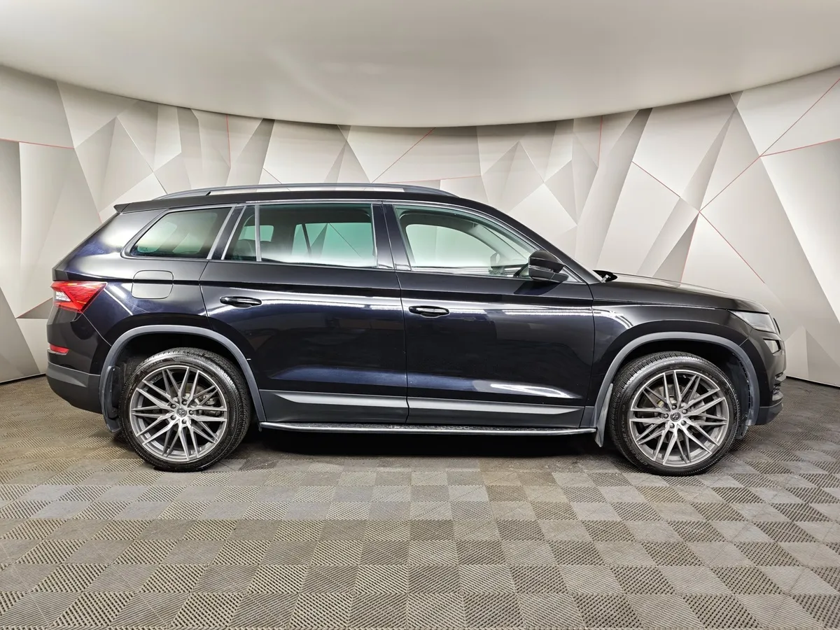 Skoda Kodiaq 2.0 TSI DSG 4X4 (180 л.с.) Черный в АВИЛОН. Слайд №6