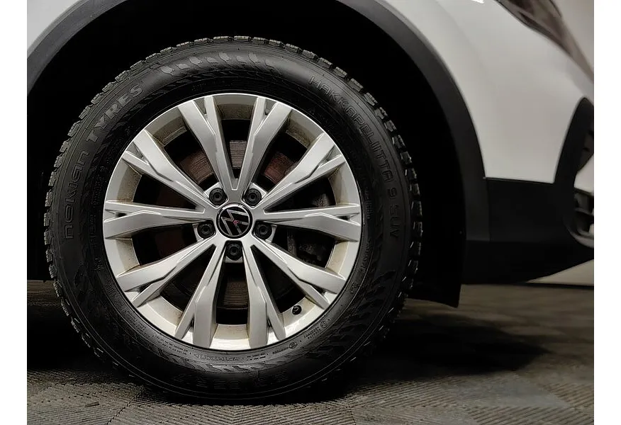 Volkswagen Tiguan 2.0 TSI 4Motion AT (180 л.с.) Status Белый в АВИЛОН. Слайд №9